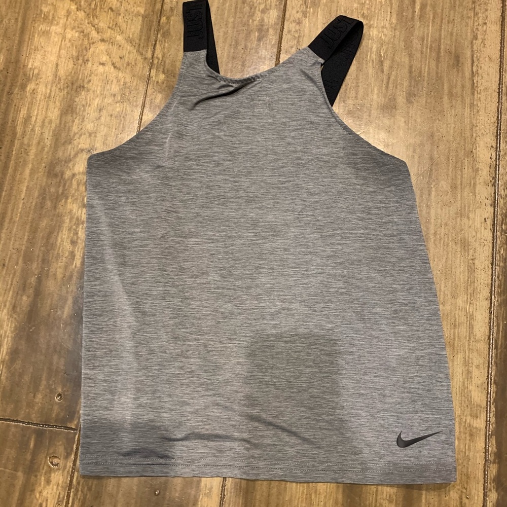 Nike dri-fit workout top. Size xs